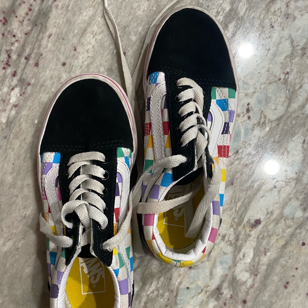 Vans - Picture 2 of 3